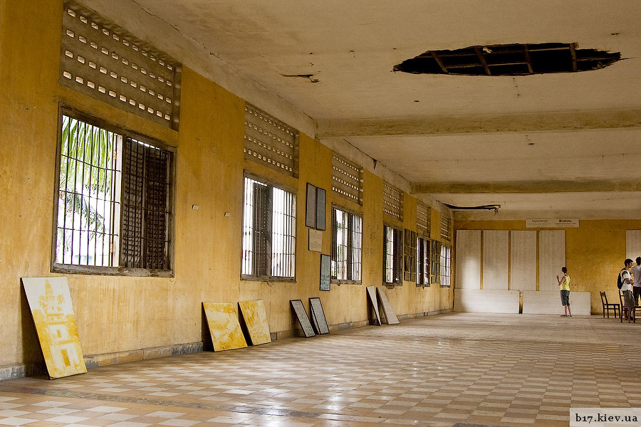 Тюрьма S-21 в Пномпене